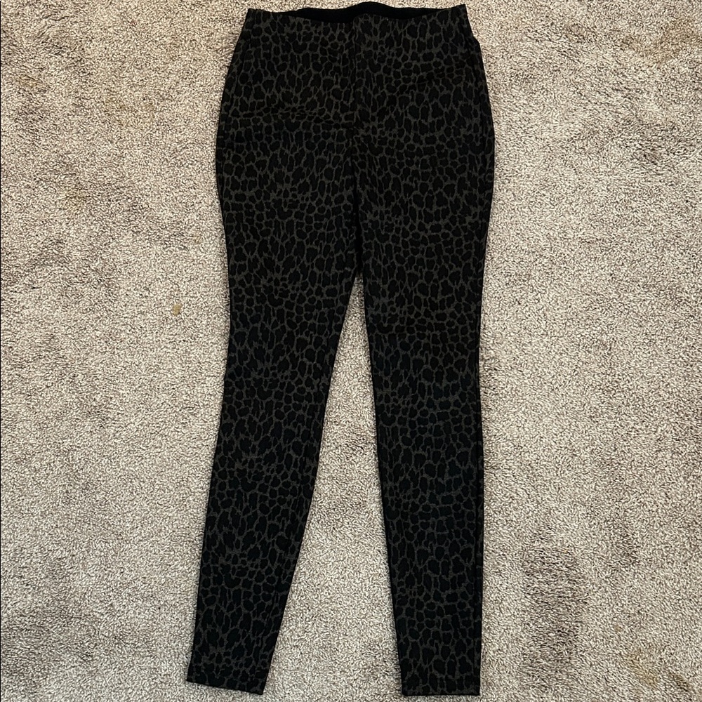 White House Black Market Black and Gray Patterned Pants